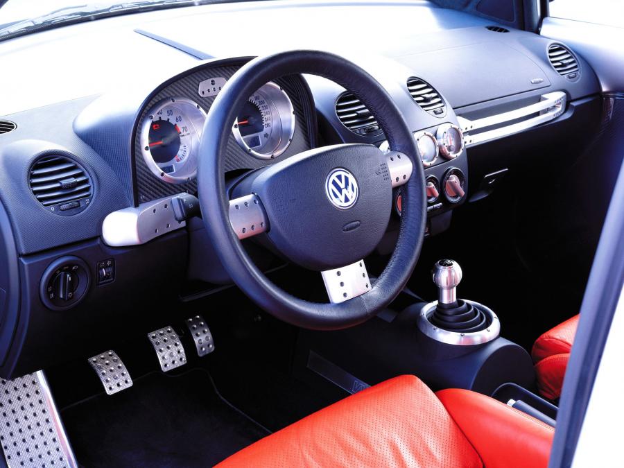 Интерьер Volkswagen New Beetle RSi 2001 года  (фото 8 из 9)